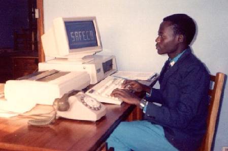 The Mag d�veloppe une publicit� �lectronique pour SAFECEO en 1987 sur un XT 